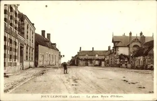 Ak Jouy le Potier Loiret, La place, Route d'Orleans