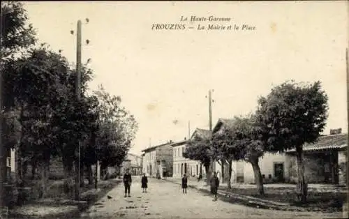 Ak Frouzins Haute Garonne, La Mairie, Platz