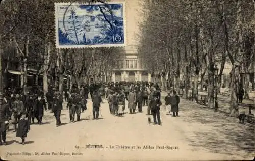 Ak Béziers Hérault, Blick auf die Allées Paul-Riquet, Menschenmenge, Theater im Hintergrund