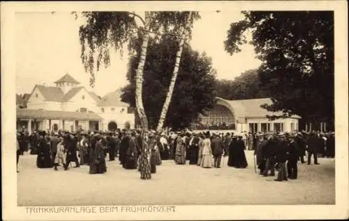 Ak Bad Nauheim in Hessen, Trinkkuranlage, Menschenmenge, Frühkonzert