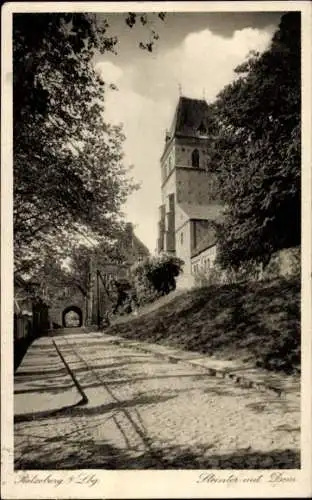 Ak Ratzeburg im Herzogtum Lauenburg, Straße mit Kopfsteinpflaster, Dom im Hintergrund, Bäume, alt
