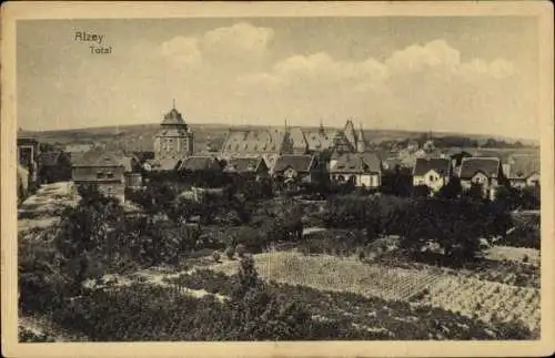 Ak Alzey in Rheinhessen, Stadtansicht,  Gebäude, Wolken, ländliche Umgebung