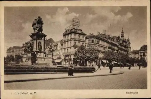 Ak Frankfurt am Main, Frankfurt a. M., Roßmarkt, Denkmal, Gebäude, Menschen