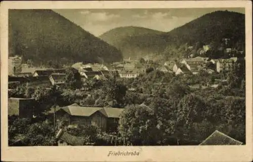 Ak Friedrichroda im Thüringer Wald, Panoramablick auf  umliegende Berge, Häuser, Bäume