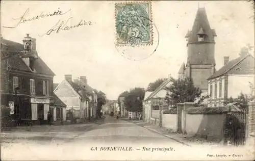 Ak La Bonneville Eure, Schmale Straße, Kirche im Hintergrund, Ladenbeschilderung