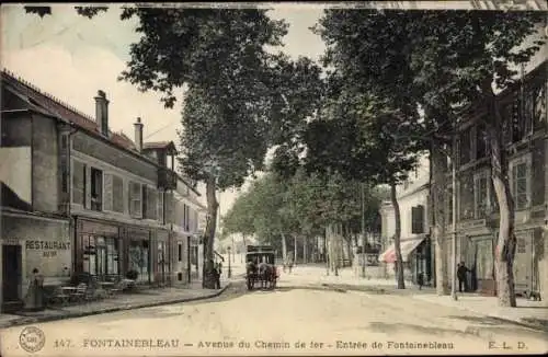 Ak Fontainebleau Seine et Marne, Avenue du Chemin de fer, Restaurant, Alte Architektur, Pferdewag