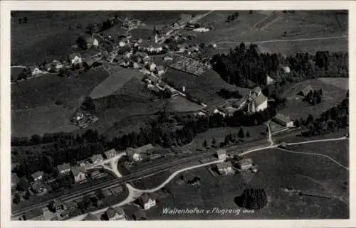Ak Waltenhofen im Oberallgäu, Luftaufnahme von  Gebäude und Natur
