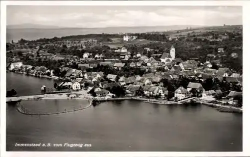 Ak Immenstaad am Bodensee, Luftaufnahme von  Bodensee, Häuser, Wasser