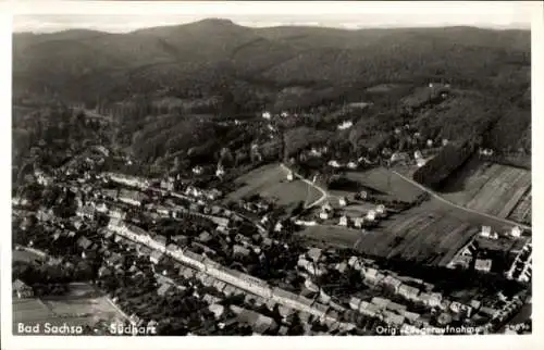 Ak Bad Sachsa im Harz, Luftaufnahme von  Südharz, hübsche Wohngebäude, bewaldete Hügel