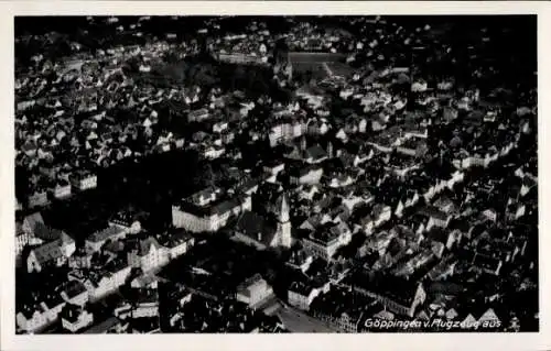 Ak Göppingen in Württemberg, Luftaufnahme von  viele Häuser und Straßen, schwarz-weiß