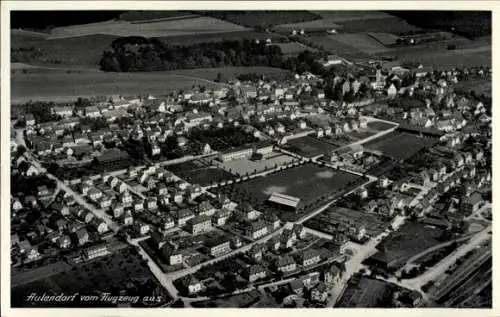 Ak Aulendorf in Württemberg, Luftaufnahme von  Stadtansicht, Flugzeugperspektive
