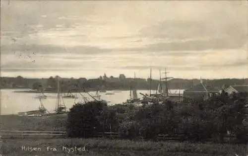 Ak Nysted Guldborgsund Dänemark, Hafenansicht, Boote, sanfte Wolken, ländliche Szenerie