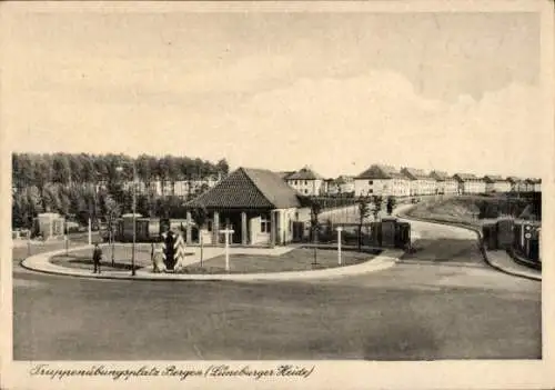 Ak Bergen in der Lüneburger Heide, Truppenübungsplatz Bergen,  Ansicht, Gebäude, Bäume
