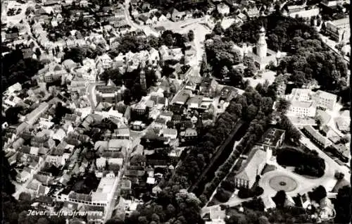 Ak Jever in Oldenburg Friesland, Gesamtansicht, Luftaufnahme