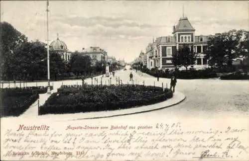 Ak Neustrelitz, Augustastraße vom Bahnhof aus gesehen