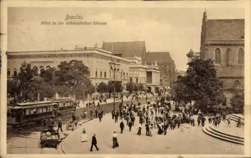 Ak Wrocław Breslau Schlesien, Blick in die Schweidnitzer Straße, Personen, Straßenbahn,  Gebäude