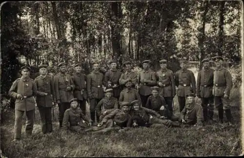 Foto Ak Deutsche Soldaten in Uniform, Gruppenbild
