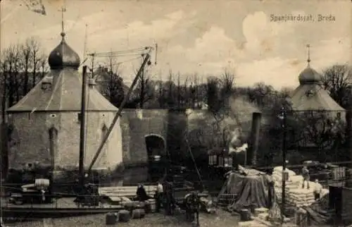 Ak Breda Nordbrabant Niederlande, Schwarz-weiß Foto einer historischen Hafenszene mit zwei run...