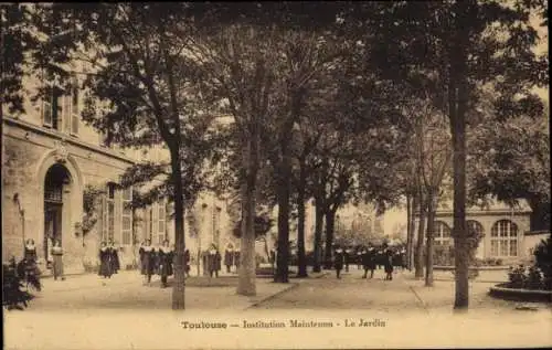 Ak Toulouse Haute Garonne, Institution Maintenon, Le Jardin, Schüler in Uniform, Bäume