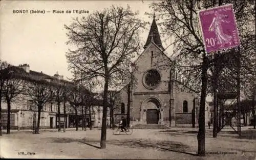 Ak Bondy Seine Saint Denis, Place de l'Eglise, Gebäude, Bäume, Fahrradfahrer,  
