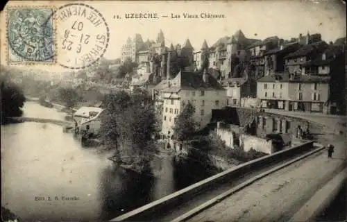 Ak Uzerche Corrèze, Landschaft mit alten Burgen, Fluss,  aus Uzerche