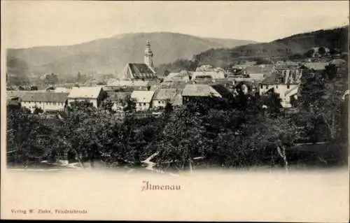 Ak Ilmenau in Thüringen, Stadtansicht, Kirchengebäude, naturbelassene Umgebung,  Architektur