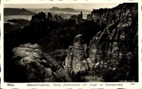 Ak Ostrau Bad Schandau Sächsische Schweiz, Schrammsteine mit Jungfer am Wildschützensteig