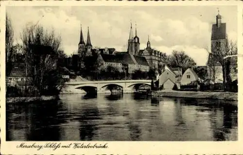 Ak Merseburg an der Saale, Schloss, Waterloobrücke, Fluss,  Architektur