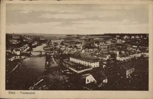 Ak Diez an der Lahn, Historische Stadtansicht, Fluss, Brücke, Gebäude, ländliche Umgebung