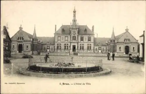 Ak Brou Eure et Loir, Rathaus, Vorplatz