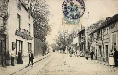 Ak Barbizon Seine et Marne, Eine Straße in  türkisfarbener Stempel,  Architektur