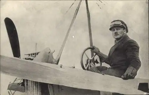 Ak Erster Siebenb.-sächsischer Flieger Albert Ziegler, Portrait