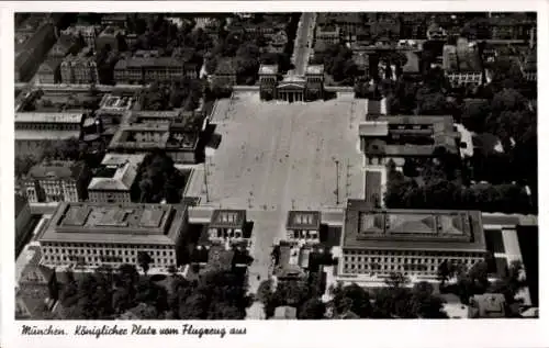 Ak München, Königlicher Platz, Fliegeraufnahme