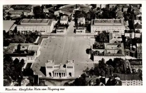 Ak München, Königlicher Platz, Fliegeraufnahme