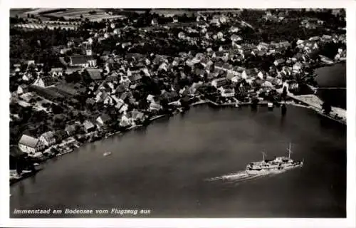 Ak Immenstaad am Bodensee, Luftaufnahme von Immenstaad, Bodensee, Häuser, Boot