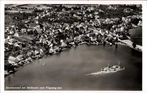 Ak Immenstaad am Bodensee, Luftaufnahme von Immenstaad, See, Häuser, Schiff