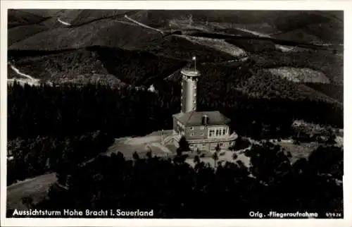 Ak Lennestadt im Sauerland, Hohe Bracht, Aussichtsturm, Gaststätte, Fliegeraufnahme