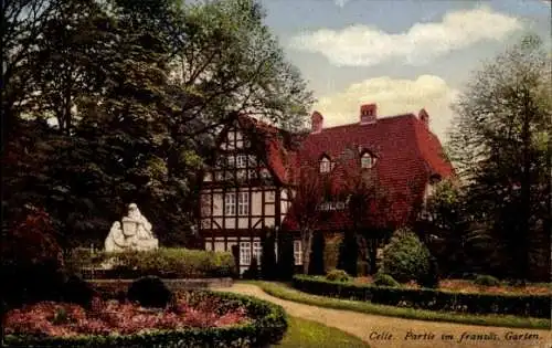 Ak Celle, Denkmal im französischen Garten, 1917