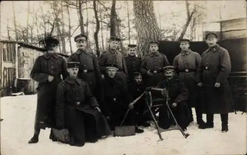 Foto Ak kaiserlicher MG Trupp im Schnee