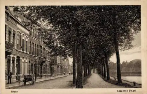 Ak Breda Nordbrabant Niederlande, Eine schwarz-weiße Aufnahme einer Allee mit Bäumen, die an e...