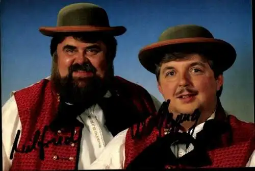 Ak Musiker Wildecker Herzbuben, Portrait in Tracht, Autogramme