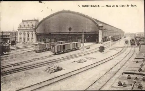 Ak Bordeaux Gironde, Bahnhof Halle St-Jean, Züge, Gleise,  Architektur