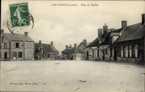 CPA Les Choux Loiret, Place de la Église