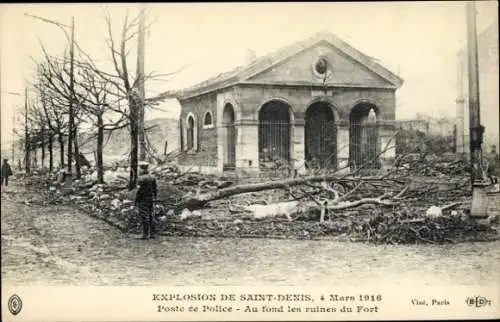 Ak Saint Denis, Poste de Police, Au fond les Ruines du Fort, 04.03.1916