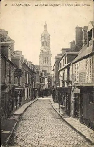 Ak Avranches Manche, Straße mit Kopfsteinpflaster, Kirche Saint-Gervais,  Architektur