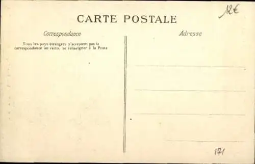 Ak Cahors Lot, Straße mit Häusern, Château du Roi,  Ansicht