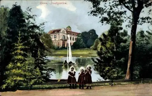 Ak Stadtwald Essen im Ruhrgebiet, Stadtgarten, Park, See, Gebäude, drei Mädchen mit weißen Schals