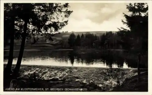 Ak Sankt Georgen im Schwarzwald, Abend am Klosterweiher