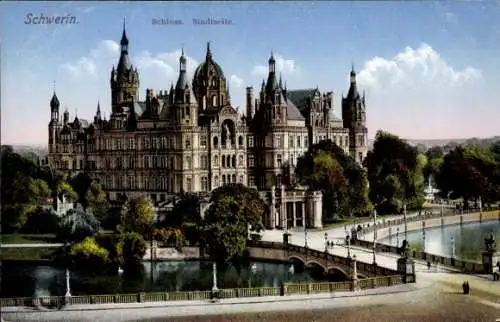 Ak Schwerin in Mecklenburg, Schloss  Stadtseite, s Gebäude, Wasser, Brücke