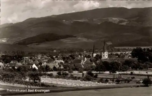 Ak Bad Krozingen im Breisgau Schwarzwald, Thermalkurort  Berglandschaft, Häuseransicht
